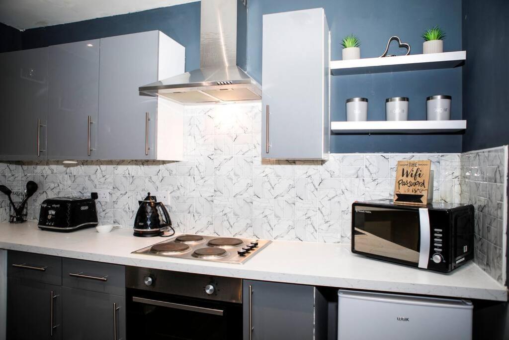 Stylish Two-Bedroom Salford Quays Apartment Manchester Eksteriør bilde