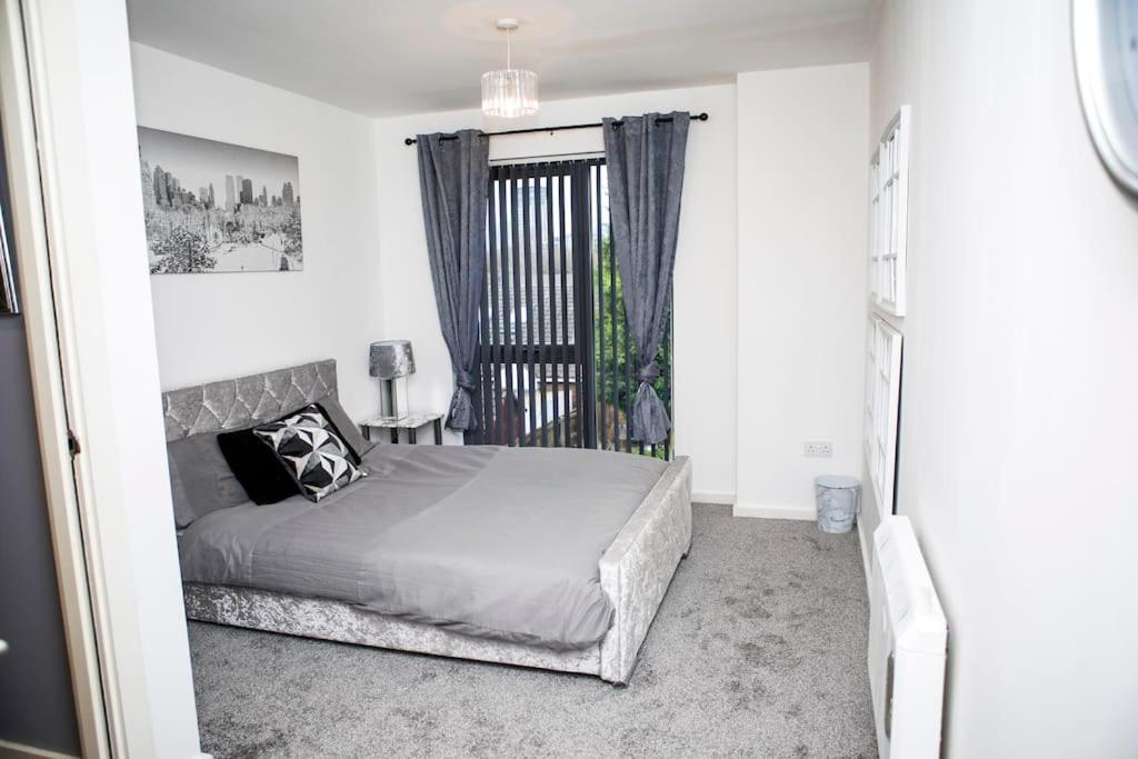 Stylish Two-Bedroom Salford Quays Apartment Manchester Eksteriør bilde