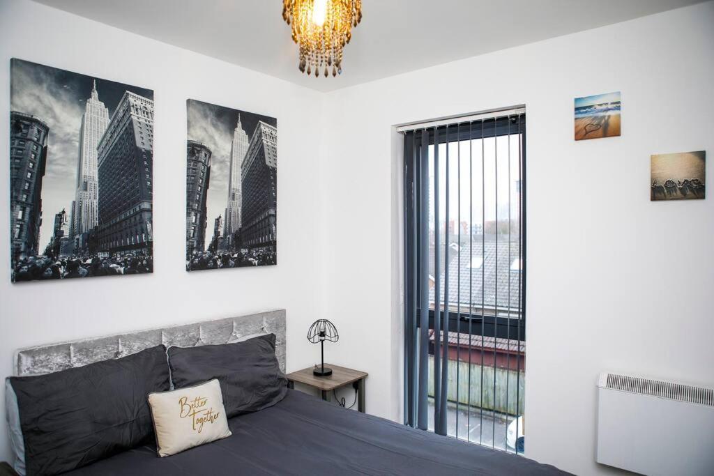 Stylish Two-Bedroom Salford Quays Apartment Manchester Eksteriør bilde