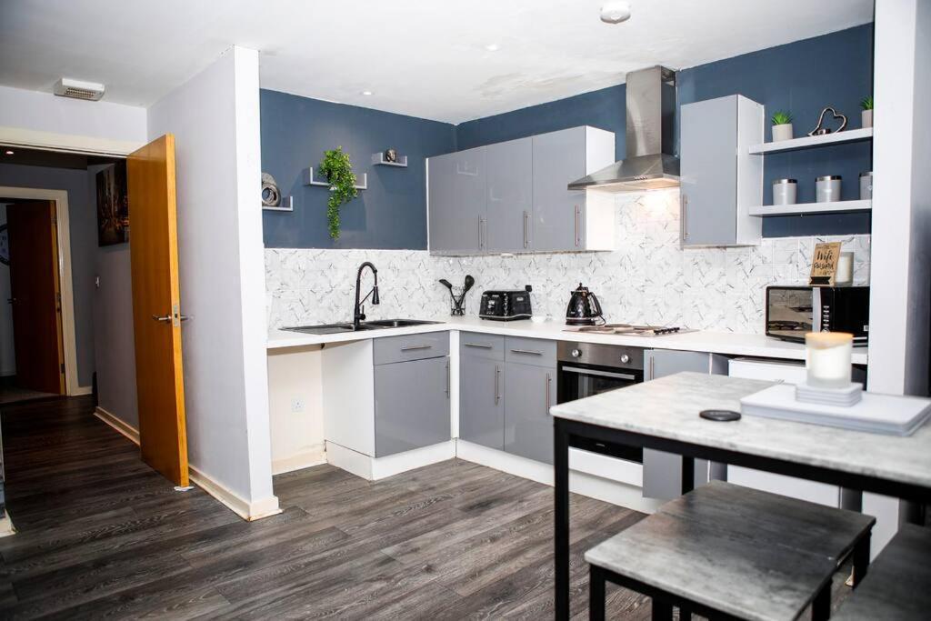 Stylish Two-Bedroom Salford Quays Apartment Manchester Eksteriør bilde