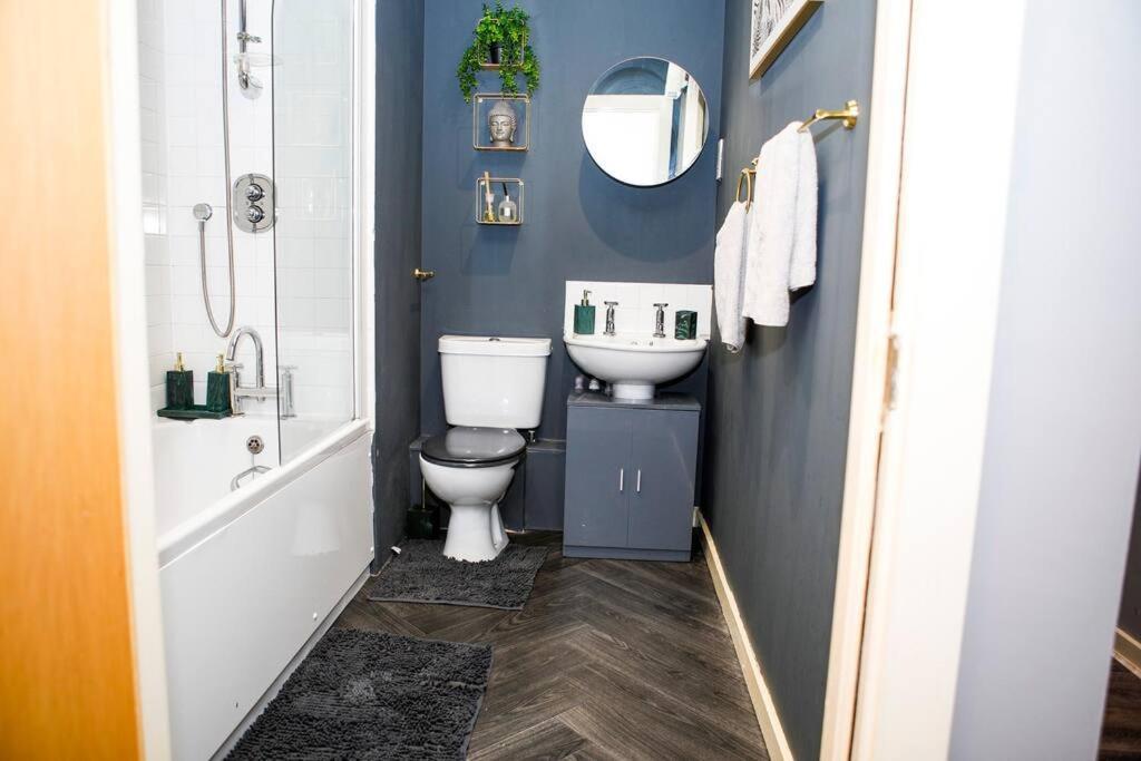 Stylish Two-Bedroom Salford Quays Apartment Manchester Eksteriør bilde