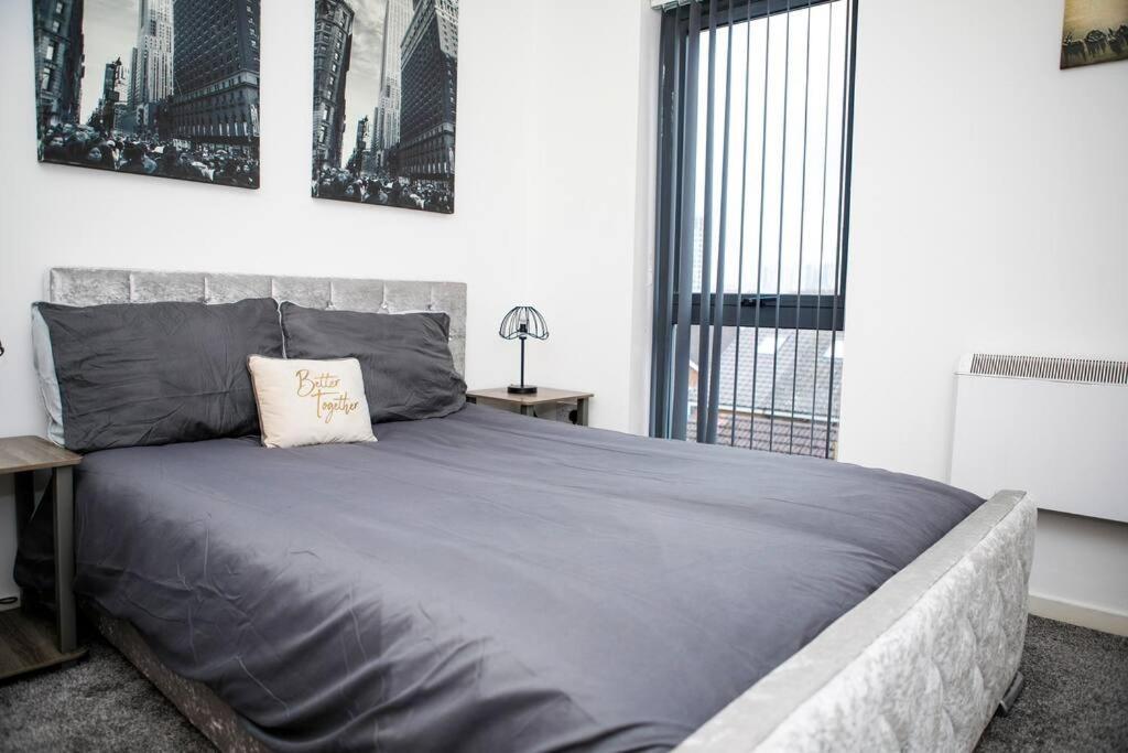 Stylish Two-Bedroom Salford Quays Apartment Manchester Eksteriør bilde