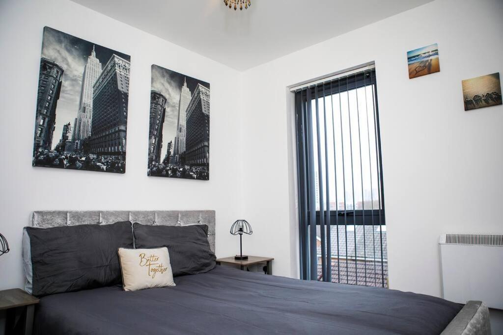 Stylish Two-Bedroom Salford Quays Apartment Manchester Eksteriør bilde