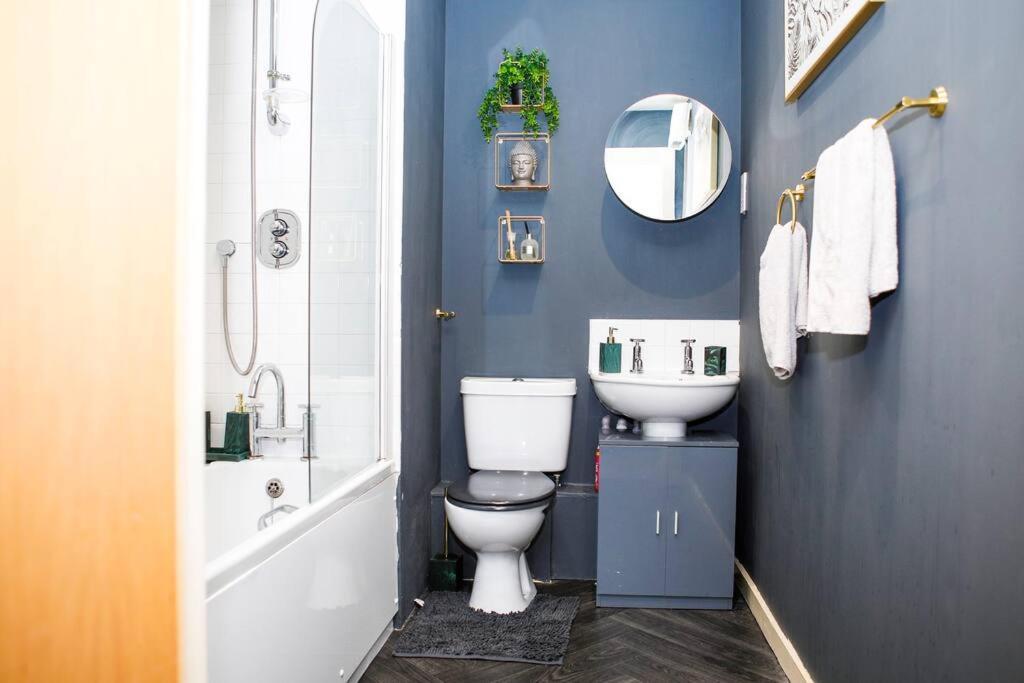 Stylish Two-Bedroom Salford Quays Apartment Manchester Eksteriør bilde